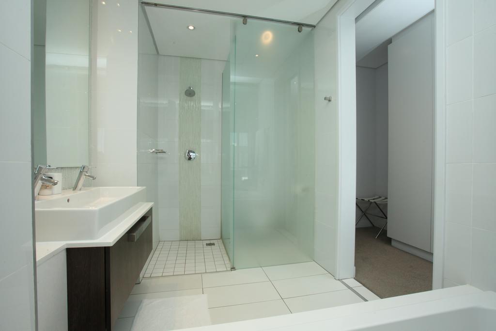 Luxury @ Sandton Skye Йоханесбург Екстериор снимка