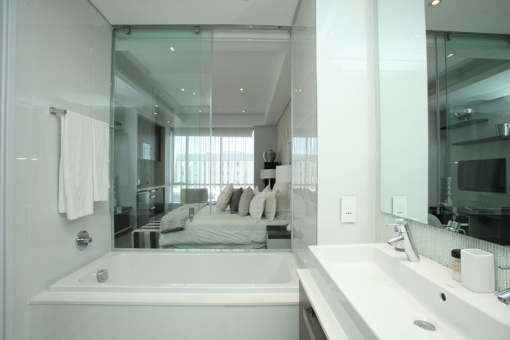 Luxury @ Sandton Skye Йоханесбург Екстериор снимка