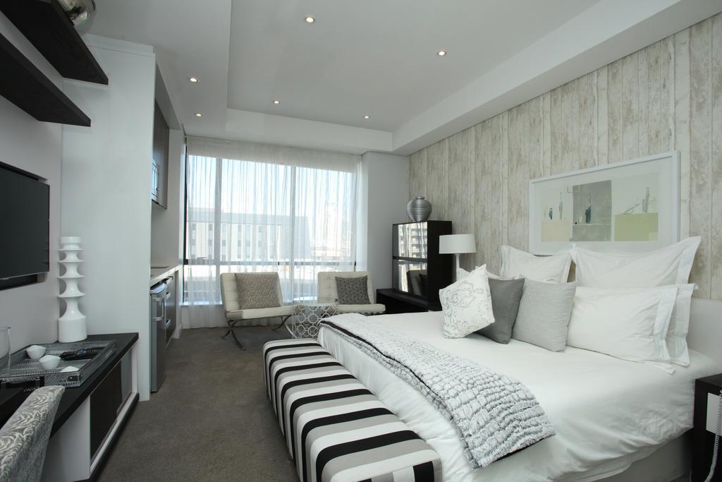 Luxury @ Sandton Skye Йоханесбург Екстериор снимка